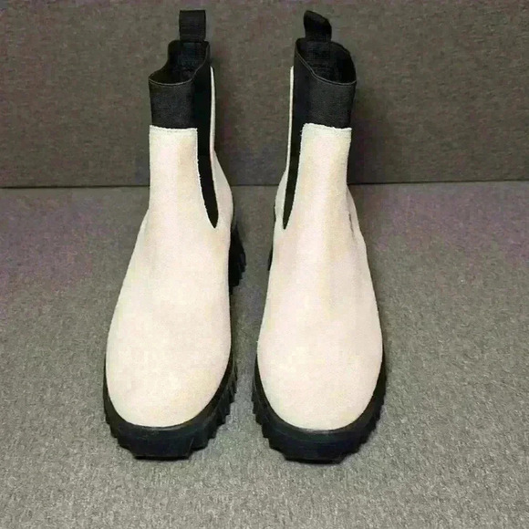 Nurture NWT Denali Waterproof Lug Sole Heeled Platform Chelsea Boot Women Size 8 - Picture 7 of 12